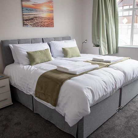 Wave Stays - Ground Floor Apartment - Outside Seating Area Cleveleys Exterior foto